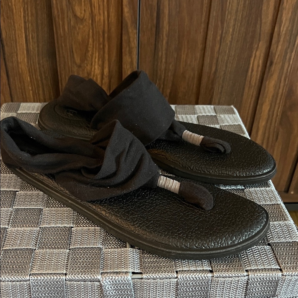 Sanuk Black Women's Sandals. Size 8 Yoga Footbed Sling 2